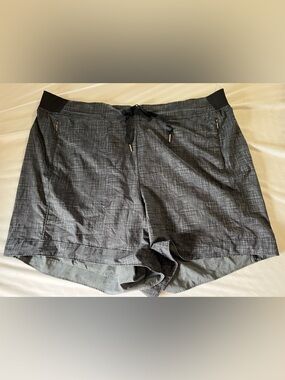 CALIA by Carrie Underwood Women's Gray Plaid Shorts